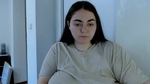 Snapshot of ellies_8 chatting on May 2026 07:35:01 AM Ellie online show from May 2026 07:35:01 AM
