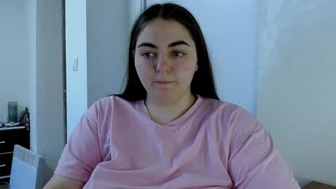 Snapshot of ellies_8 chatting on May 2026 08:10:02 AM Ellie online show from May 2026 08:10:02 AM