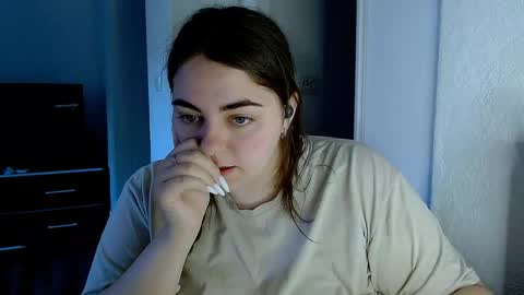 Snapshot of ellies_8 chatting on May 2026 04:09:02 AM Ellie online show from May 2026 04:09:02 AM