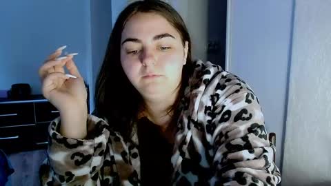 Snapshot of ellies_8 chatting on May 2026 03:47:01 AM Ellie online show from May 2026 03:47:01 AM