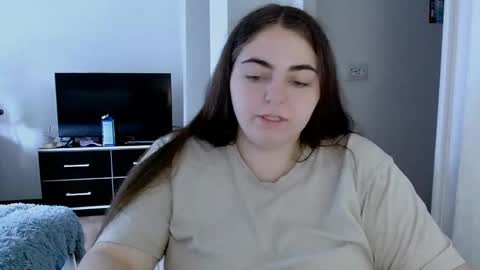 Snapshot of ellies_8 chatting on June 2026 08:16:01 AM Ellie online show from June 2026 08:16:01 AM