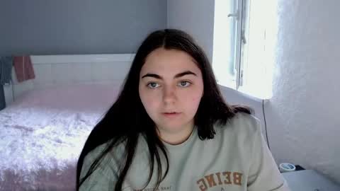 Snapshot of ellies_8 chatting on June 2026 08:40:02 AM Ellie online show from June 2026 08:40:02 AM