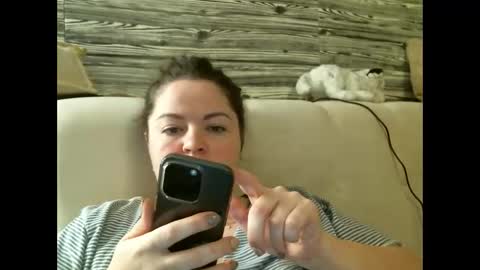 Snapshot of ellimol chatting on February 2025 11:41:01 PM EliMoL online show from February 2025 11:41:01 PM