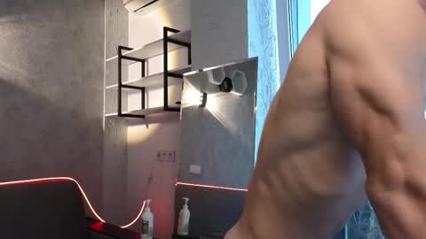 elliot_muscle04 online show from September 2025 03:30:02 AM