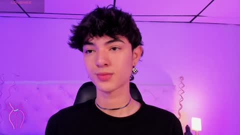 Elliot online show from December 2024 12:55:02 PM