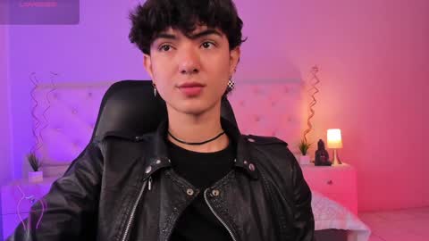 Elliot online show from December 2024 03:57:01 PM