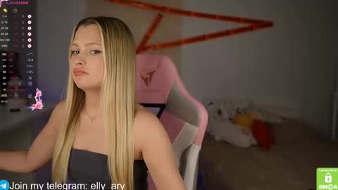 Snapshot of elly_ary chatting on October 2025 05:08:02 PM elly_ary online show from October 2025 05:08:02 PM