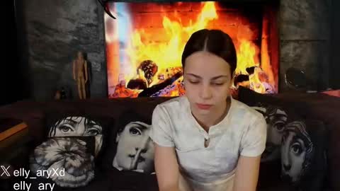 elly_ary online show from February 2026 12:29:01 AM