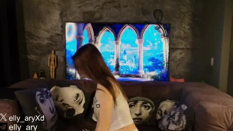 elly_ary online show from March 2026 10:38:02 PM