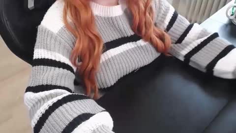 Elly online show from November 2025 12:47:01 PM