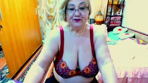 Snapshot of ellyhot53 chatting on June 2026 10:26:01 PM ellyhot53 online show from June 2026 10:26:01 PM