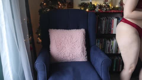 Snapshot of ellynaomi chatting on December 2024 04:26:01 PM Elly Naomi online show from December 2024 04:26:01 PM