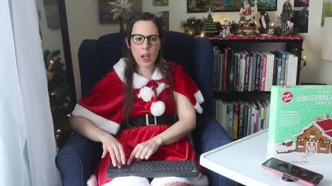 Snapshot of ellynaomi chatting on December 2024 04:27:02 PM Elly Naomi online show from December 2024 04:27:02 PM