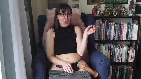 Snapshot of ellynaomi chatting on February 2025 07:38:02 PM Elly Naomi online show from February 2025 07:38:02 PM