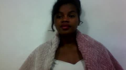 Snapshot of elodie228680 chatting on June 2026 06:40:02 PM elodie228680 online show from June 2026 06:40:02 PM