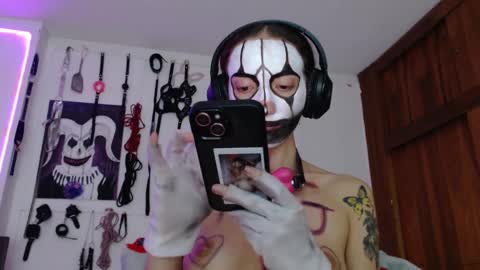 Snapshot of eloise_brown_ chatting on January 2025 11:59:01 PM Chelsea Please help me to reach 100 thumbs up online show from January 2025 11:59:01 PM