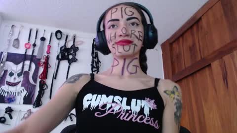 Snapshot of eloise_brown_ chatting on January 2025 10:19:01 PM Chelsea Please help me to reach 100 thumbs up online show from January 2025 10:19:01 PM