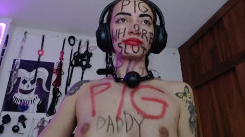 Snapshot of eloise_brown_ chatting on January 2025 01:21:02 AM Chelsea Please help me to reach 100 thumbs up online show from January 2025 01:21:02 AM