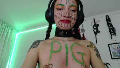 Snapshot of eloise_brown_ chatting on January 2025 01:20:02 AM Chelsea Please help me to reach 100 thumbs up online show from January 2025 01:20:02 AM