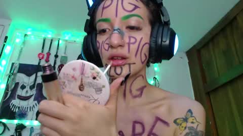 Snapshot of eloise_brown_ chatting on March 2025 01:56:02 AM Chelsea Please help me to reach 100 thumbs up online show from March 2025 01:56:02 AM