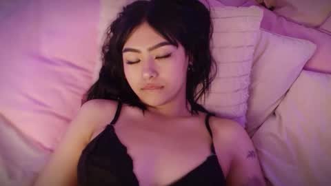 Elowen online show from October 2025 09:22:01 PM