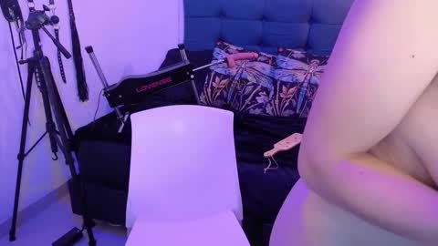 Snapshot of elowen_halley1 chatting on September 2025 06:40:01 AM elowen_halley1 online show from September 2025 06:40:01 AM