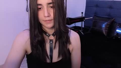 Snapshot of elowen_halley1 chatting on October 2025 07:03:01 PM elowen_halley1 online show from October 2025 07:03:01 PM