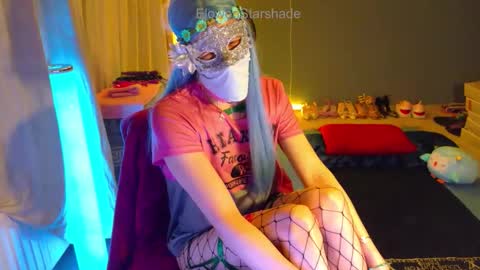 ElowenStarshade online show from April 2026 09:04:01 PM