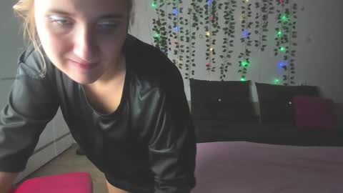 Elsa  online show from September 2025 01:11:02 PM