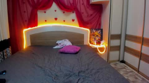 Elsa  online show from January 2026 04:42:02 PM