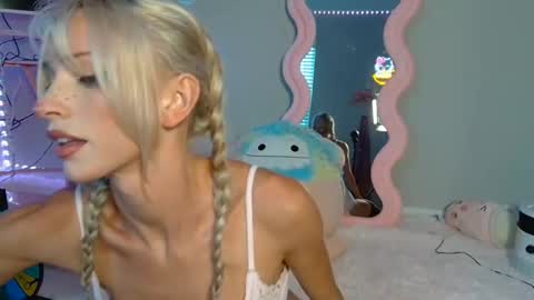 Snapshot of elsa_may chatting on June 2026 12:13:02 AM elsa_may online show from June 2026 12:13:02 AM