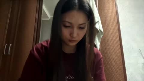 Mia online show from May 2026 06:24:01 PM