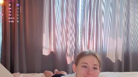 Snapshot of elvyrose chatting on July 2026 07:23:02 AM Alex online show from July 2026 07:23:02 AM