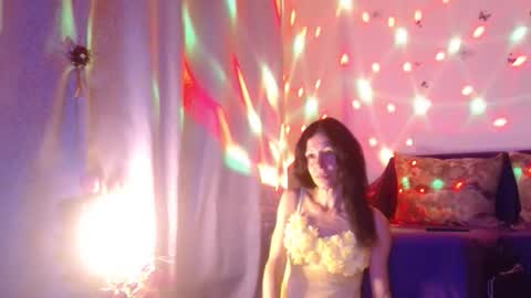 Elisa online show from October 2025 06:51:01 PM