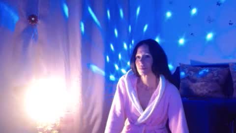 Elisa online show from October 2025 07:08:01 PM