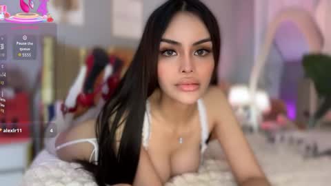 ElysHunter the girl will hunt you  online show from December 2025 12:34:02 PM