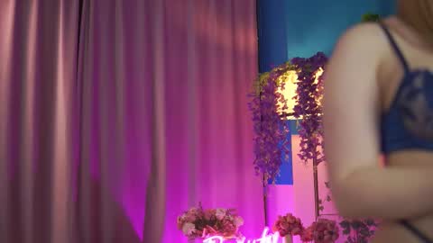 Elyssa online show from March 2026 07:31:01 PM