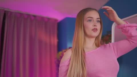 Elyssa online show from March 2026 07:04:02 PM