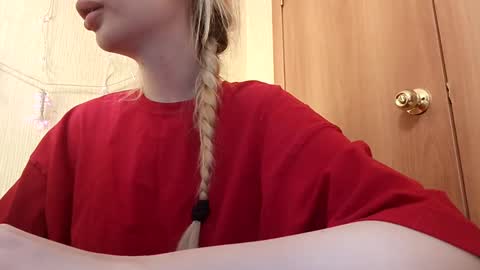 Snapshot of elza_com chatting on December 2024 05:43:01 AM Elza Kom online show from December 2024 05:43:01 AM