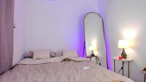 Michelle online show from October 2025 07:48:02 PM