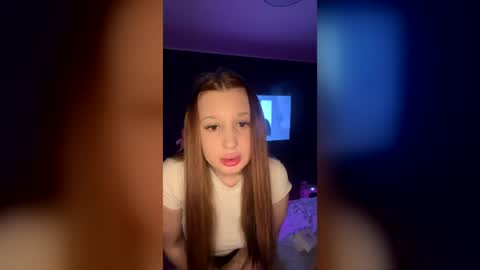 Em1l1a online show from July 2026 08:11:01 PM