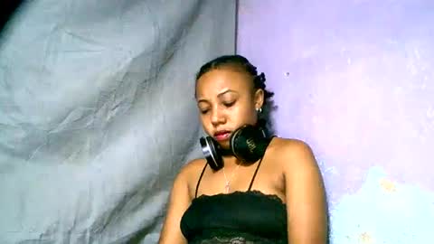 ema900845 online show from February 2025 07:03:01 PM
