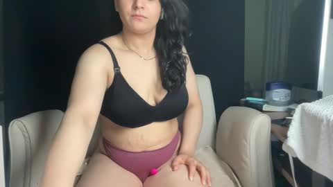 Ema Love online show from November 2025 02:54:01 AM