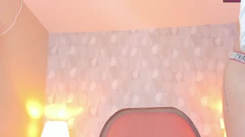 Snapshot of ema_wolf chatting on December 2024 12:07:02 PM Ema online show from December 2024 12:07:02 PM