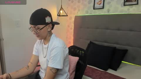 emahills__axelrose online show from November 2025 03:17:01 AM