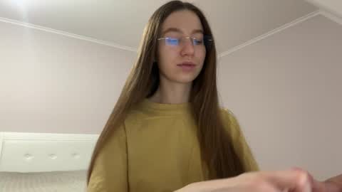 Alina online show from March 2026 06:25:02 PM