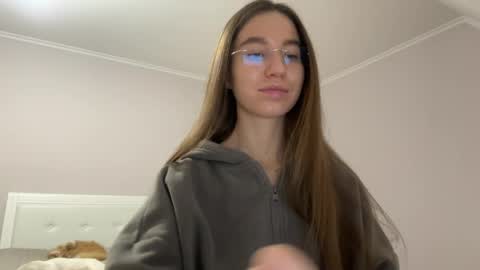 Alina online show from April 2026 08:18:01 PM