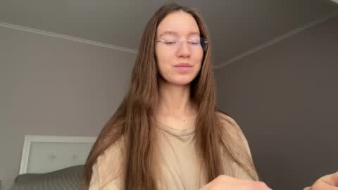 Snapshot of emberfamn chatting on May 2026 10:00:01 AM Alina online show from May 2026 10:00:01 AM