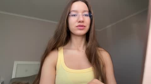 Snapshot of emberfamn chatting on May 2026 01:38:02 PM Alina online show from May 2026 01:38:02 PM