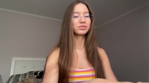 Snapshot of emberfamn chatting on May 2026 01:52:01 PM Alina online show from May 2026 01:52:01 PM